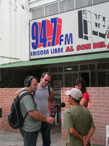 L'équipe de "Sur les docks" à Caracas