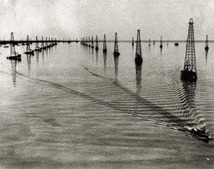 Puits de pétrole dans le Lac de Maracaibo