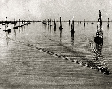 Puits de pétrole dans le Lac de Maracaibo