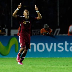 Foot, sifflets et&nbsp;politique