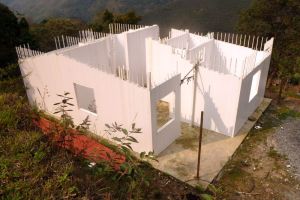 Petrocasa en construction