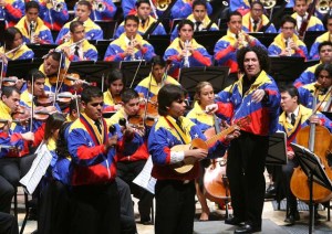 Gustavo Dudamel dirige l'Orchestre national Simón Bolívar